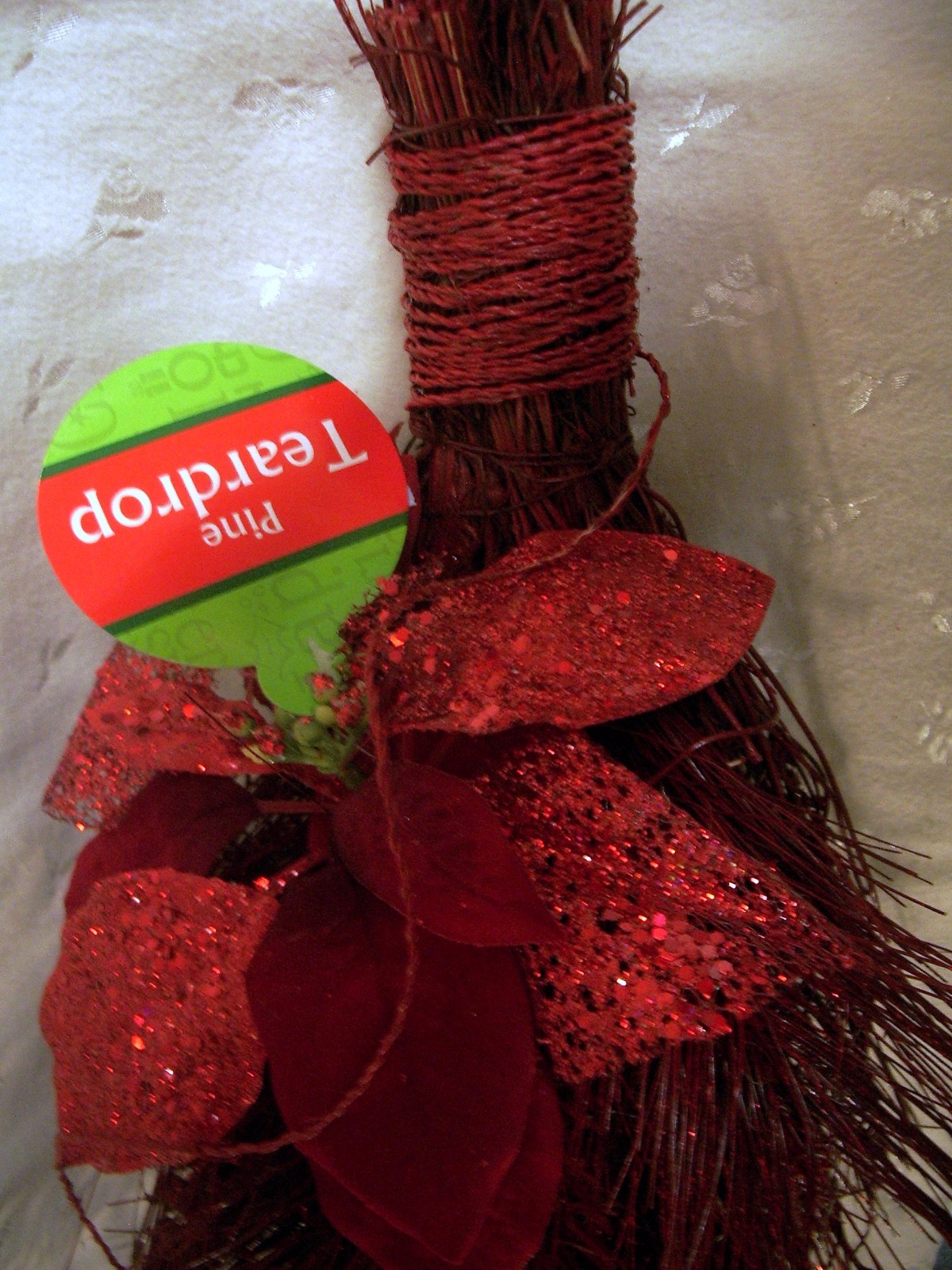 NWT 32″T Christmas Pine Grapevine Teardrop- Red Glitter, Poinsettias, Ornaments