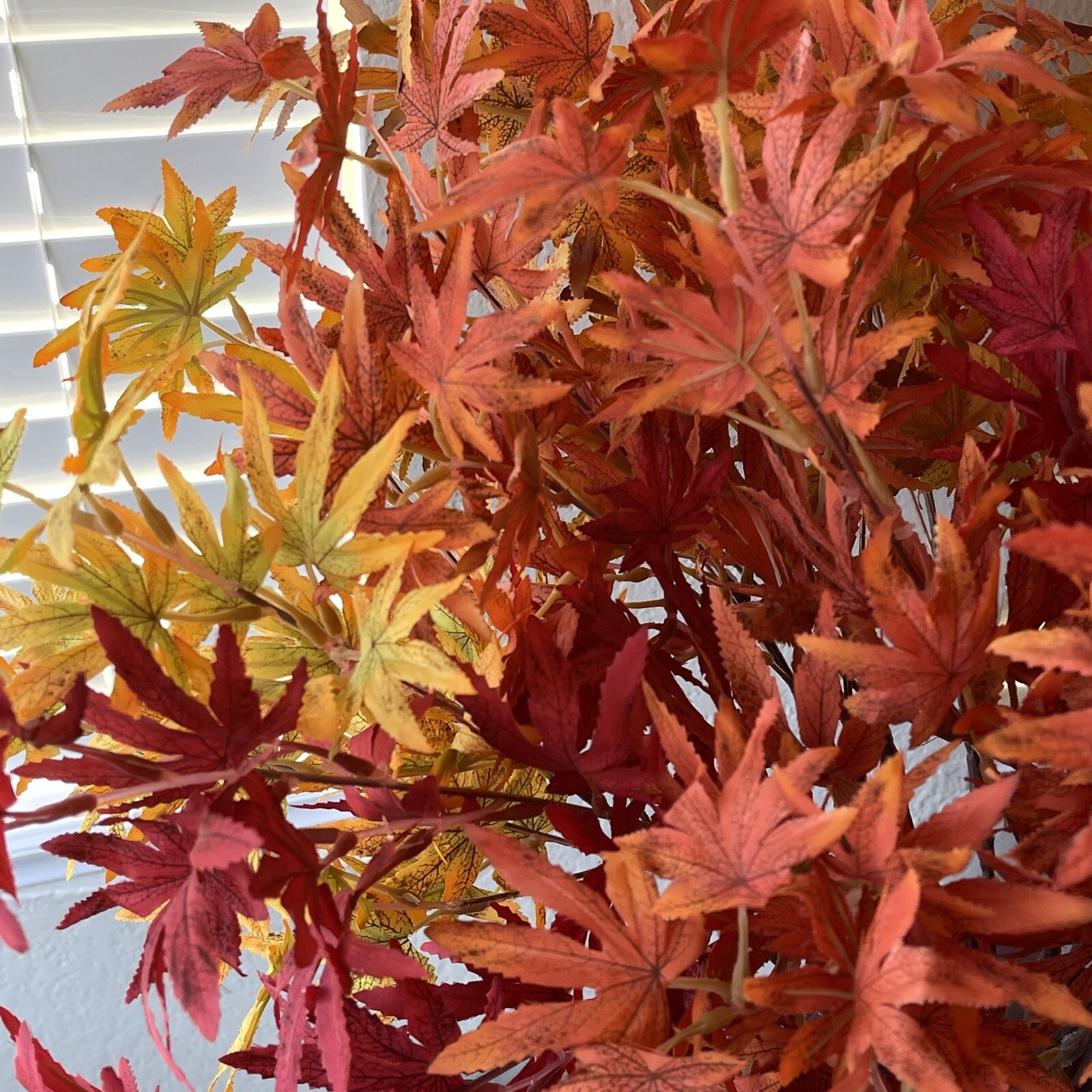 15 Stems of Single Branch 4-Pronged Maple Leaves Artificial Flowers for Home Dec