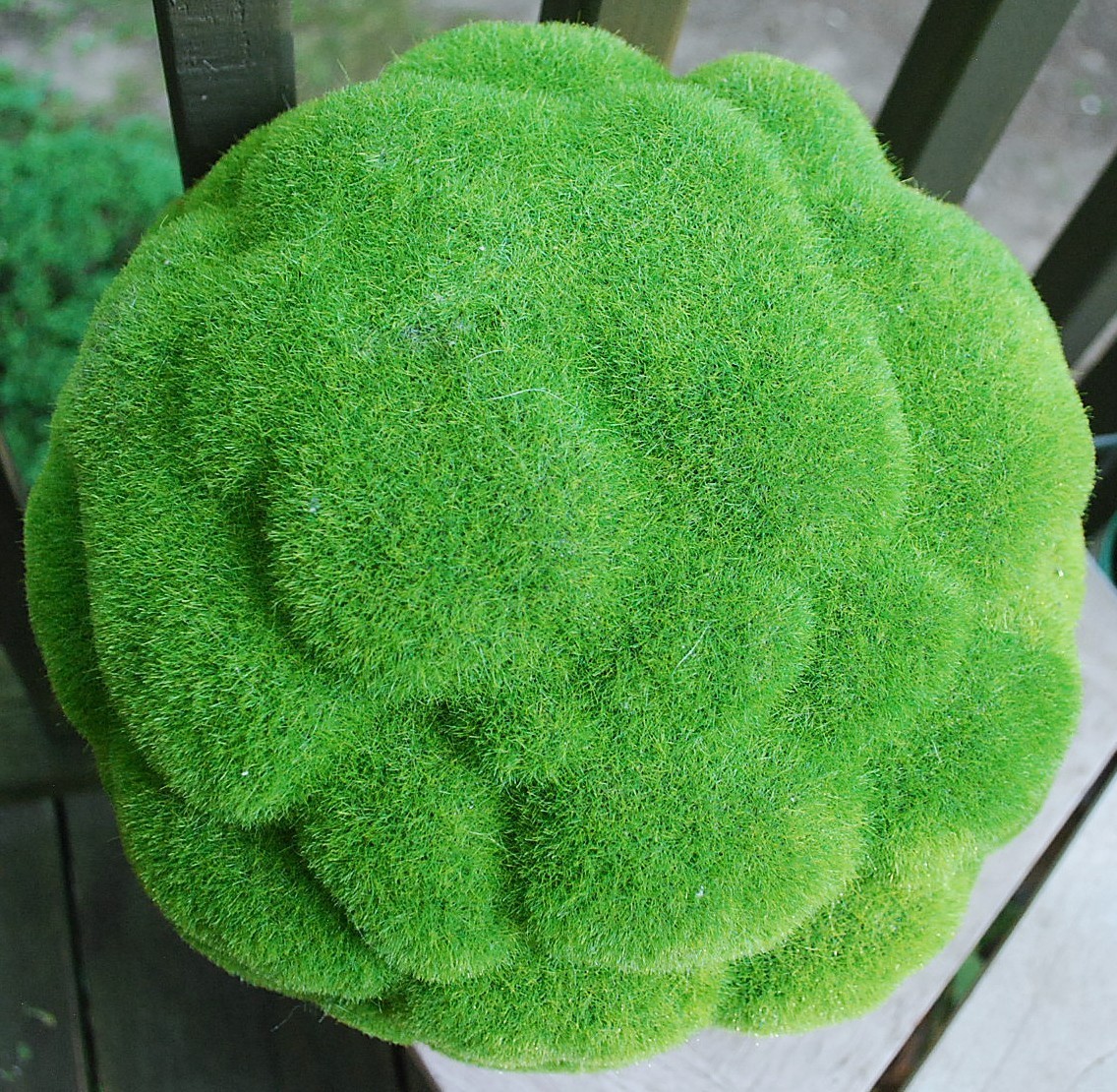 Vtg LARGE Green FAUX TURF GRASS TOPIARY KNOT/BALL 14″ Carved Textured Pattern