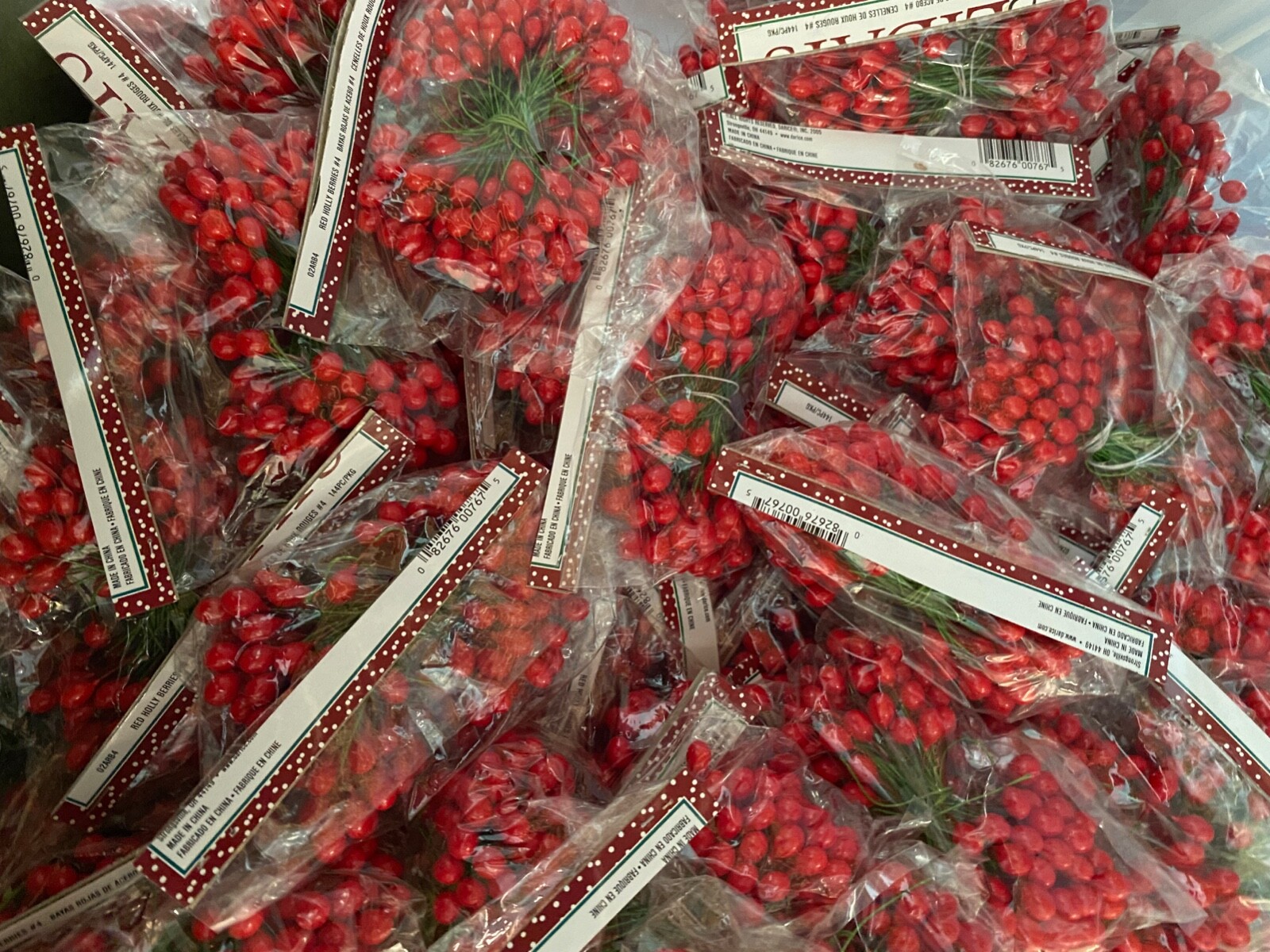 BULK 20 PACKS!! Christmas Red Berry Pick Holly Berries Wreath Craft 