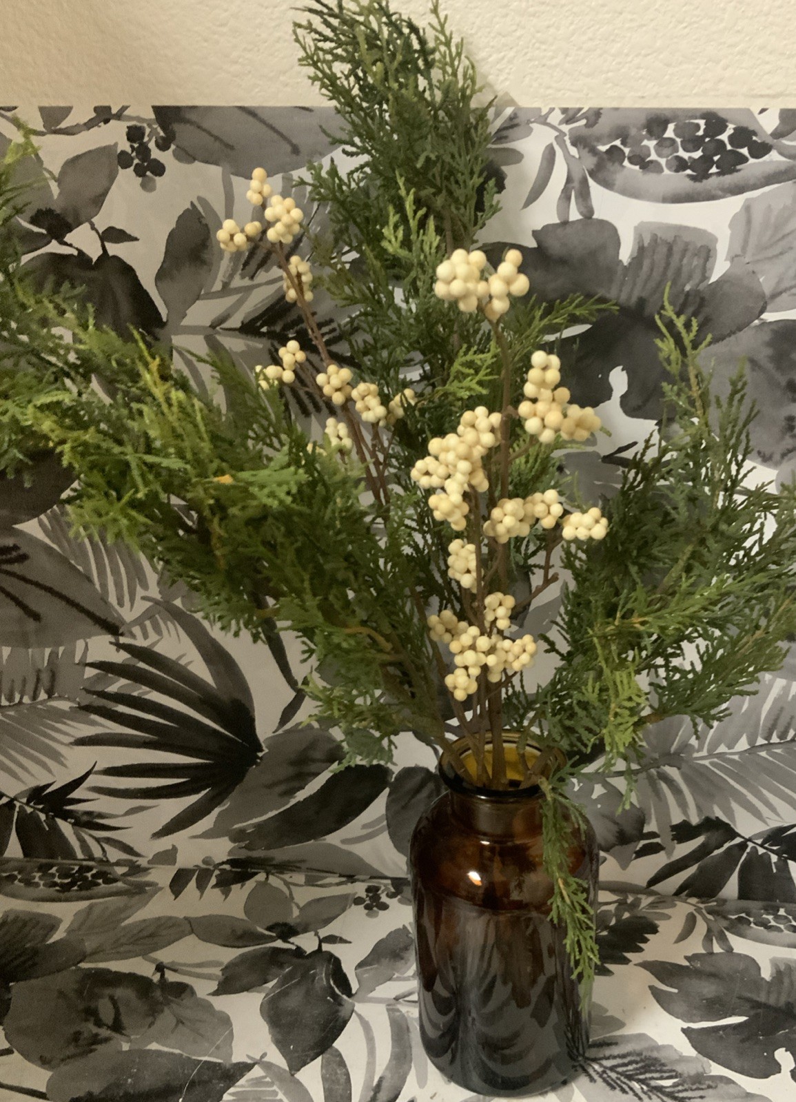 ➿ Heart & Hand W/ Magnolia Tabletop Arrangement 23” 🆕