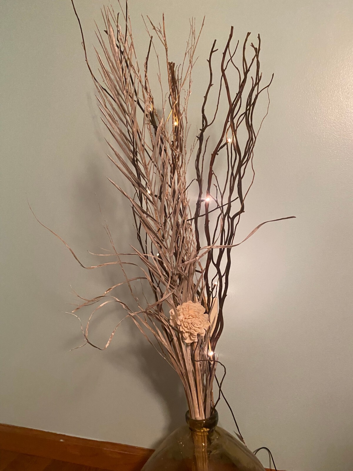 LIGHTSHARE Willow Branch Lighted Natural Decor 36Inch 16LED Brown USB