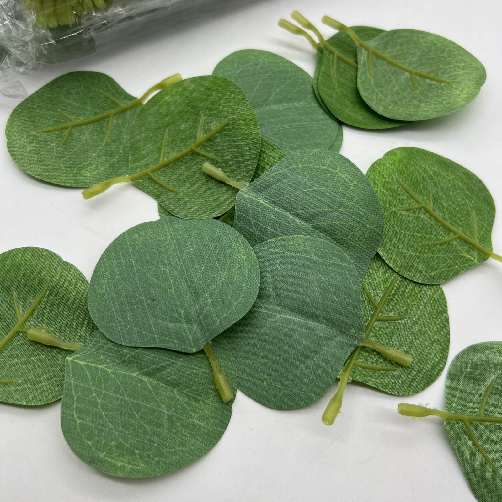 Eucalyptus Leaves Artificial 500 Pcs Bulk Greenery Fake Green for DIY Table Deco