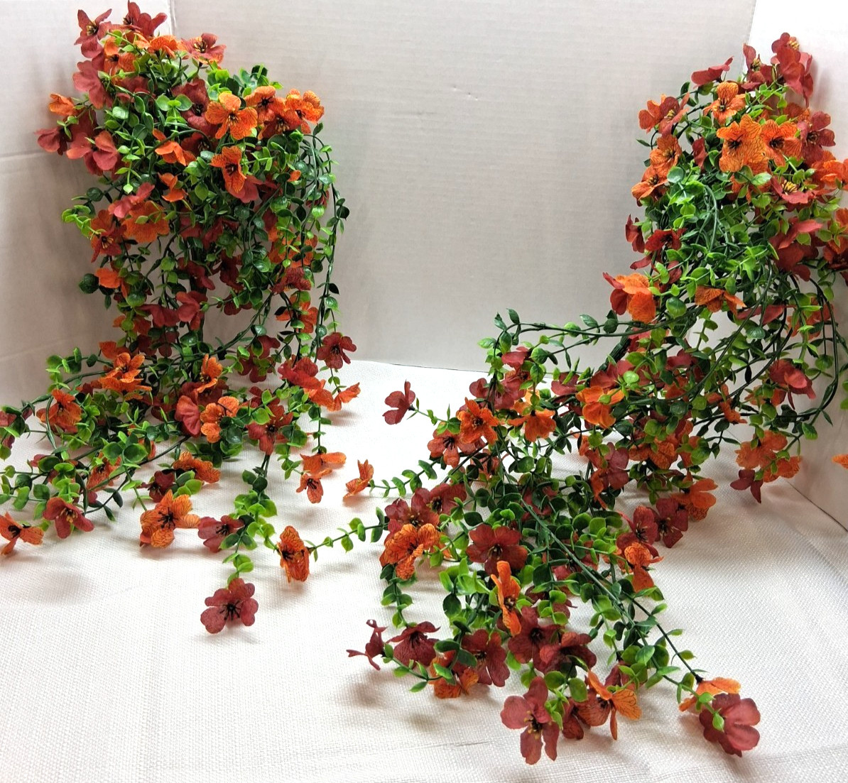 2Pcs Artificial Fall Hanging Flowers Faux silk Trailing Vines outdoor decoration