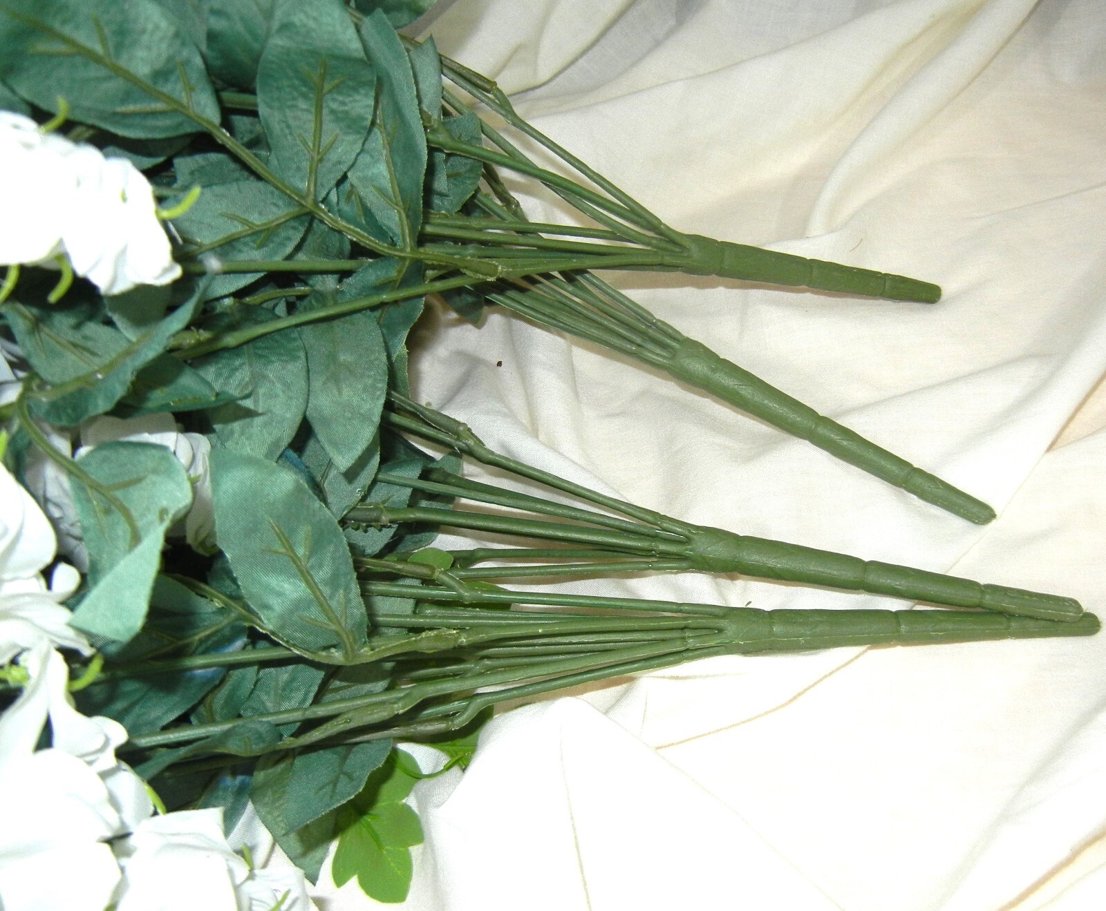 Ashland Artificial WHITE WISTERIA Flowers FOUR BUNCHES w/9 Branches Each NWT