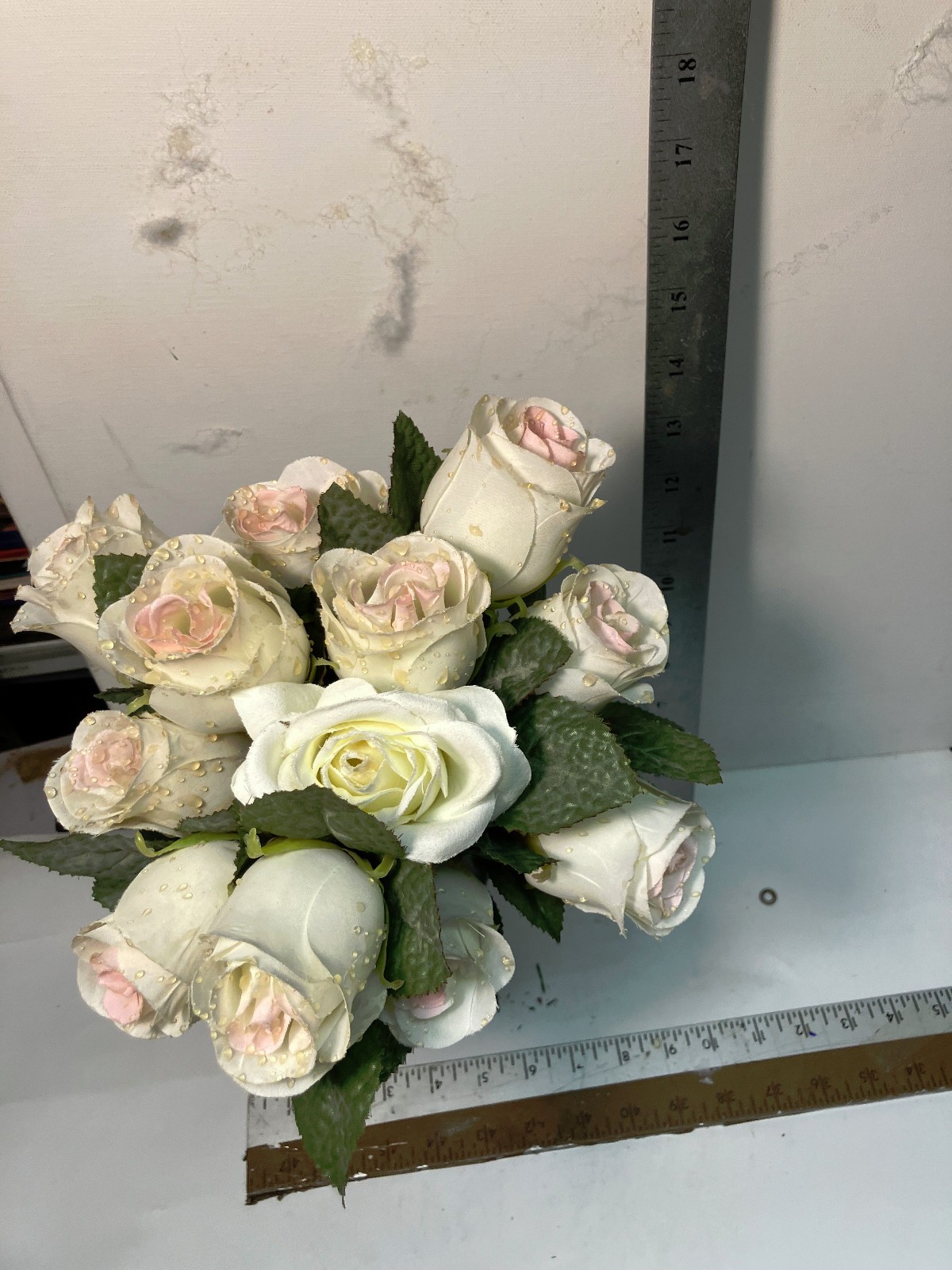 Artificial Silk White Roses 12 in glass Vase free shipping