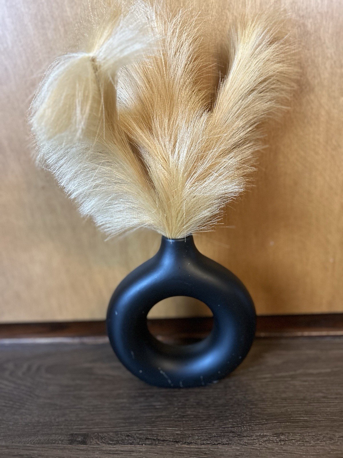 Artificial Pampas Grass Flower Arrangement in Modern Black Plastic Vase