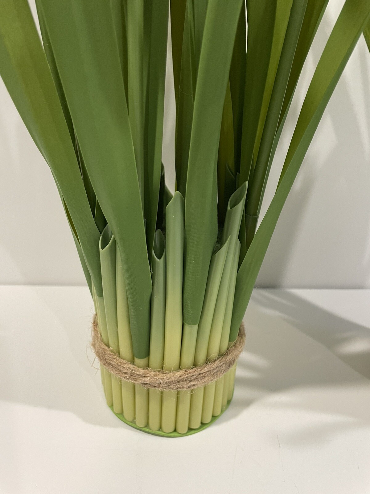 Valerie Parr Hill Daffodil Bundles – Large 15” Yellow Set of 2 NEW