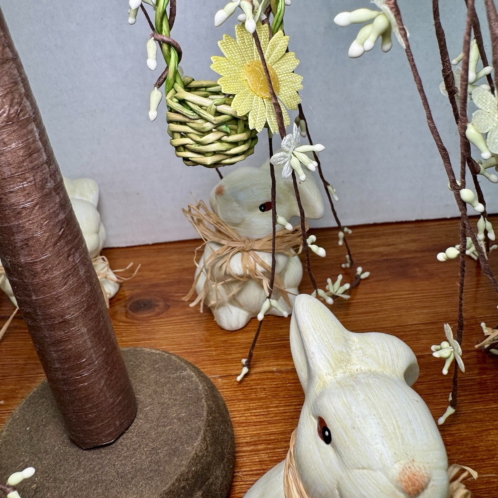 Primitive Spring Pip Berry Willow Tree Woven Flower Baskets 7 Bunnies Vignette