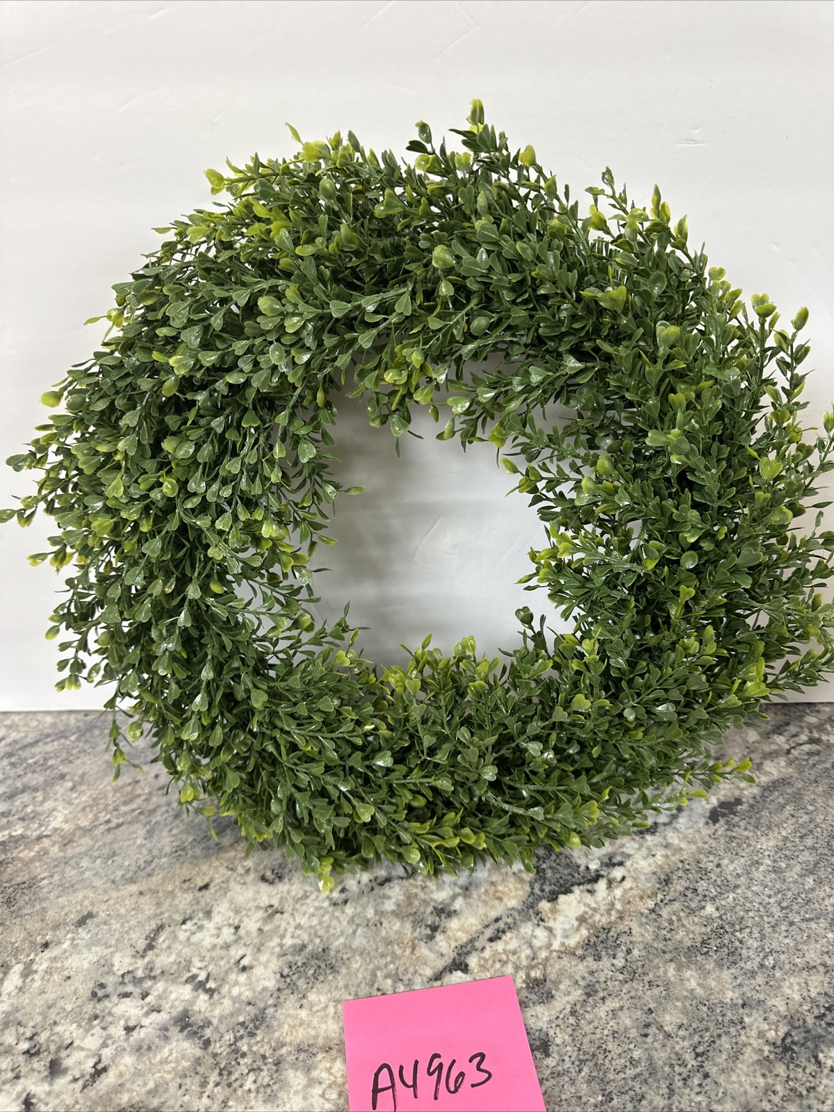 English Gardens Indoor/Outdoor 18” Boxwood Wreath New