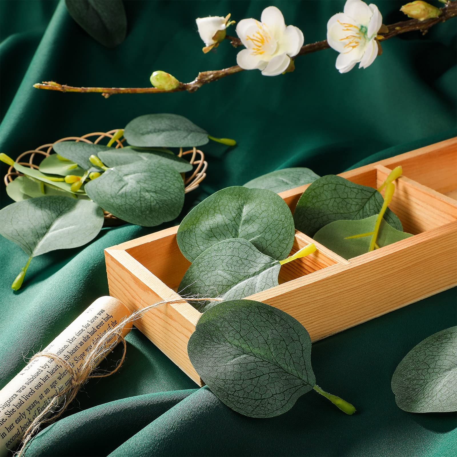 400 PCS Artificial Eucalyptus Leaves for Wedding Table Bouquet Decor Green