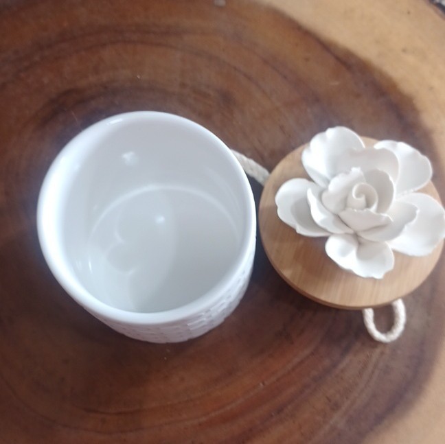 White Ceramic Flower Box with Wooden Lid, Floral Arrangement Centerpiece 4.5″