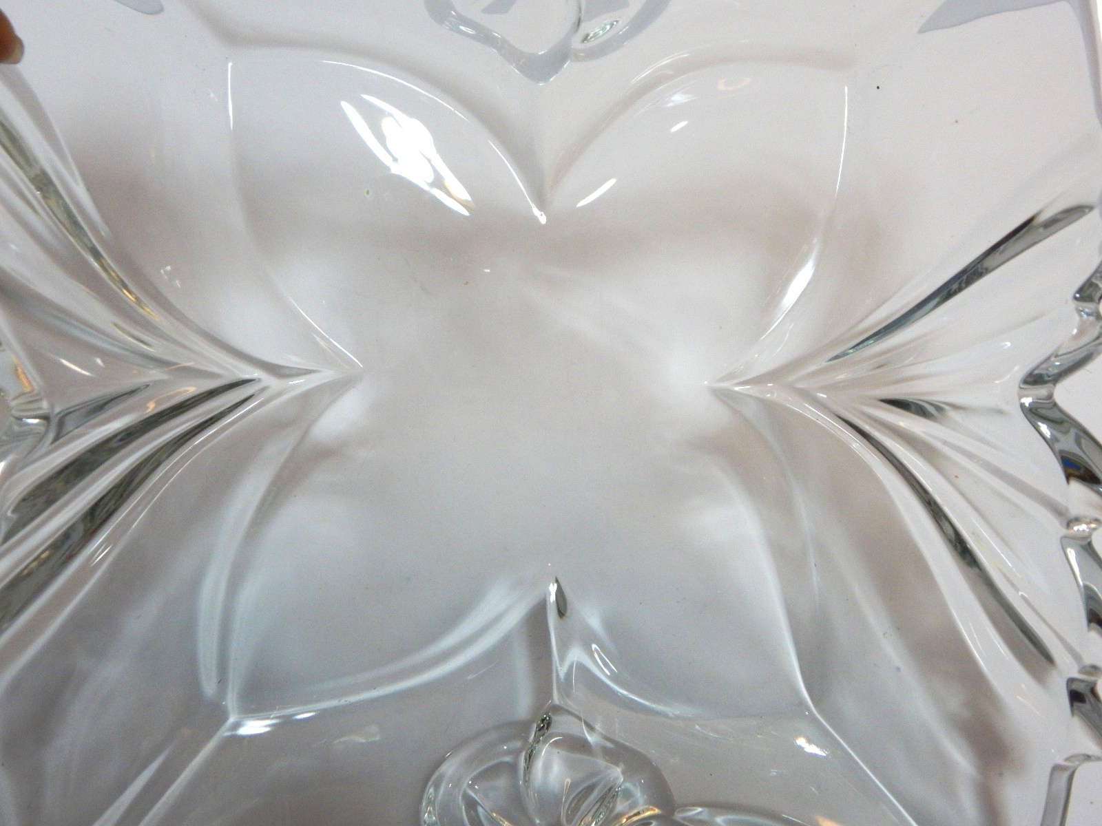 Home Interiors American Flower Petal heavy pressed glass center piece 12″ x 12″