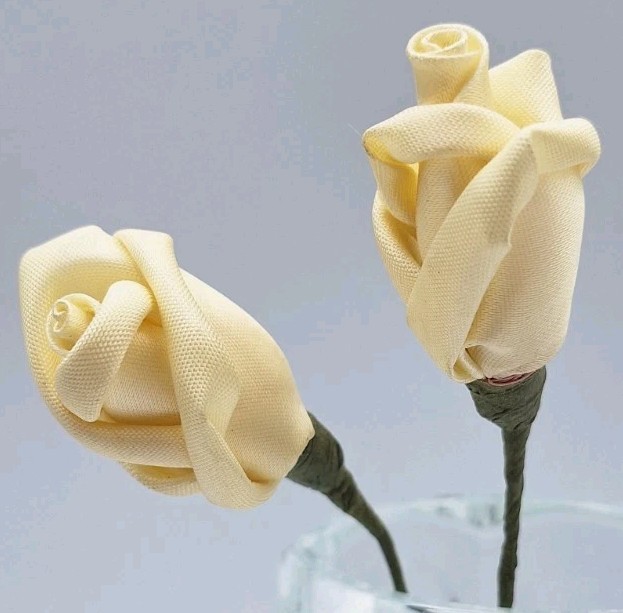 VTG Handmade Satin Ribbon Artificial Rose Bud Flexible Stem Butter Yellow *2Pcs