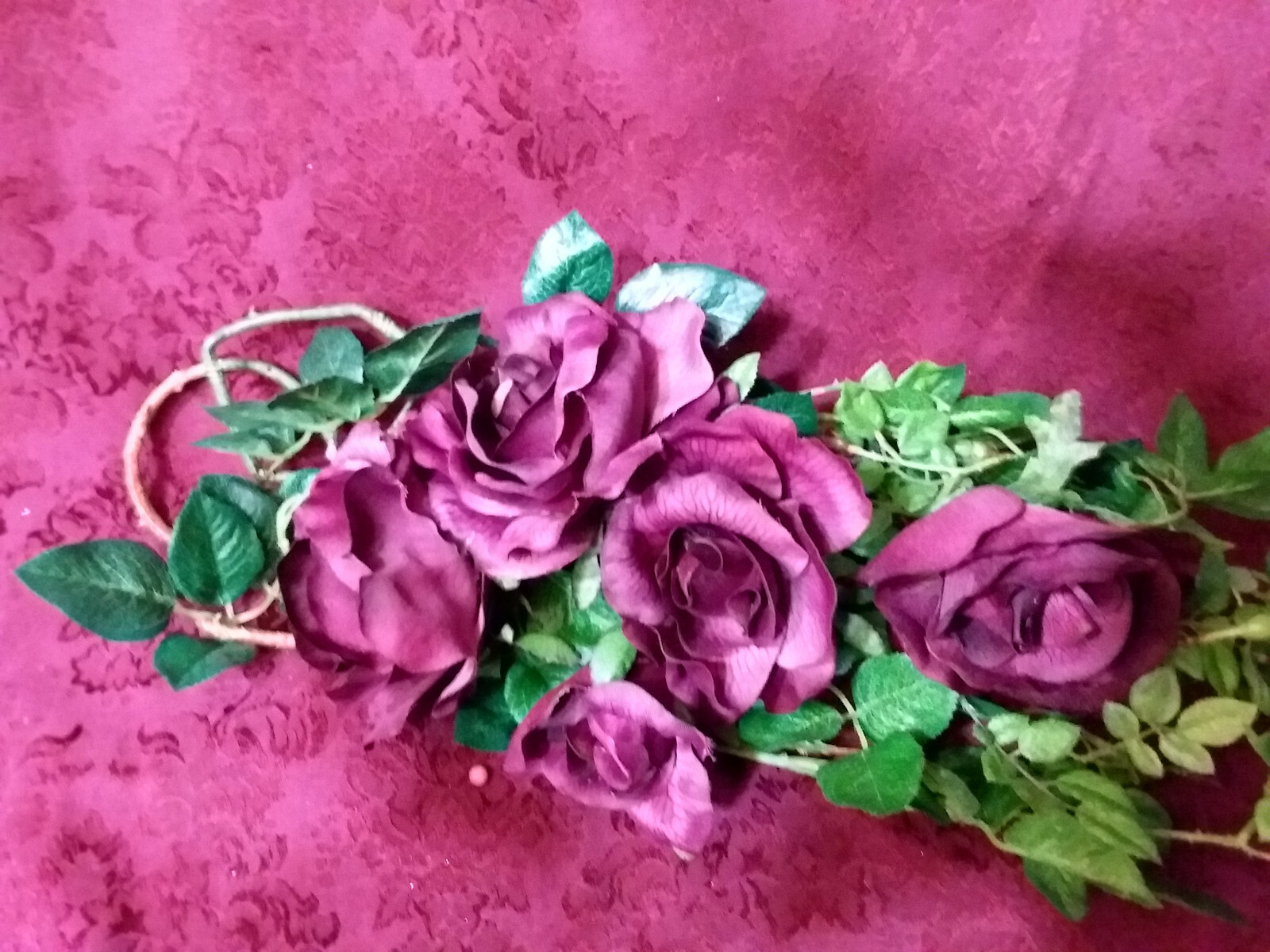 Home Interiors Silk Floral Romantic Burgundy Rose Vertical Swag/New/Free Ship