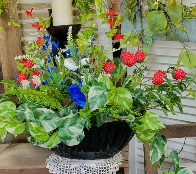 Artificial Ivy Floral Table Arrangement, Plastic, Green Blue Red White
