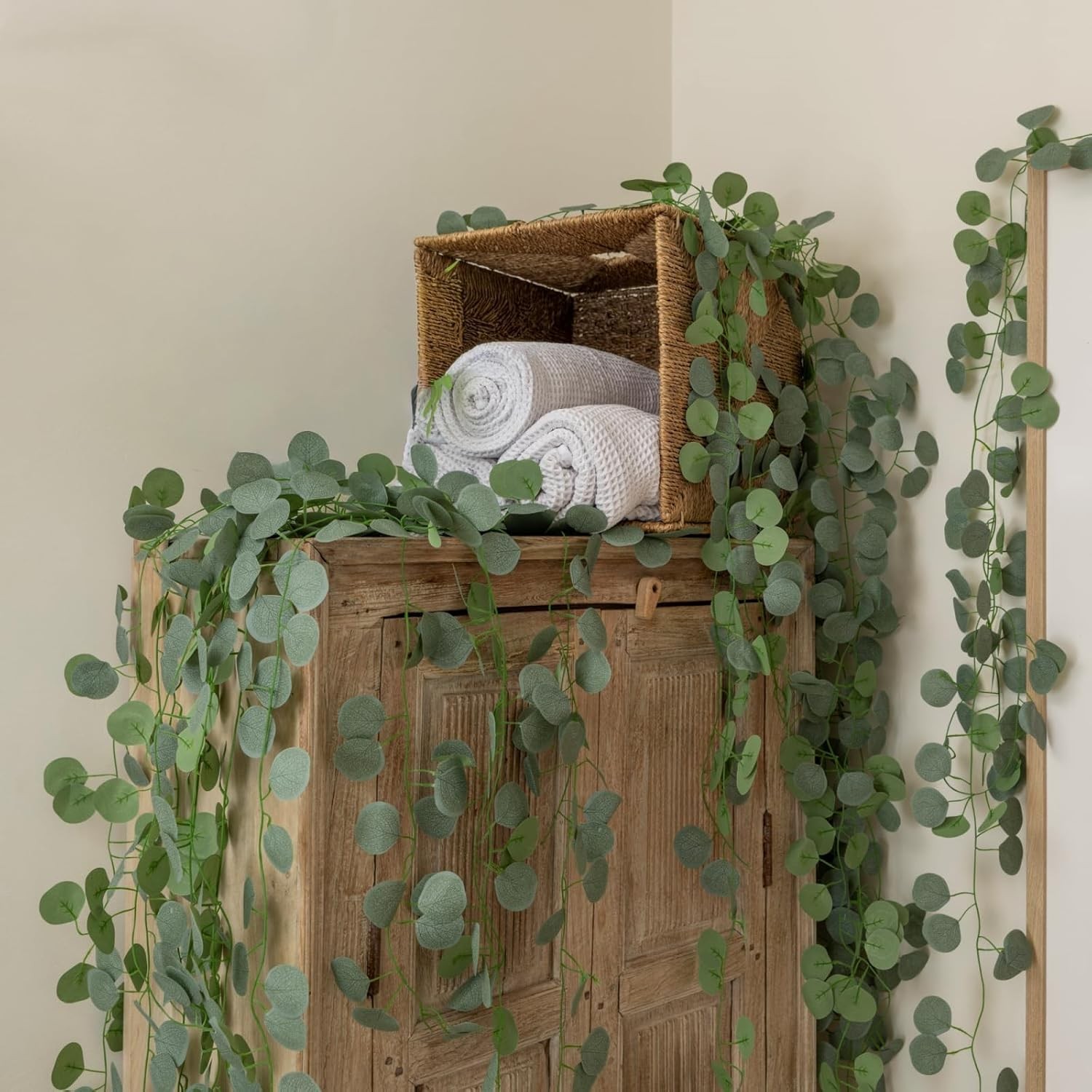 8Pcs Eucalyptus Garland,Artificial Eucalyptus Leaves Table Greenery Garland