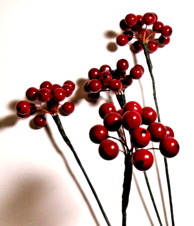 4pc 9″ Holly Berry Sprigs w/14 Red 1/2″ Berries Christmas Decoration Floral Pick