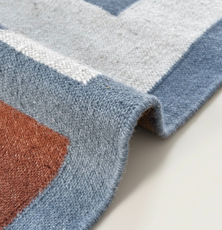 Small Handmade Wool Mat Rug 2.5×4 Ft Floor Area Kilim Carpet