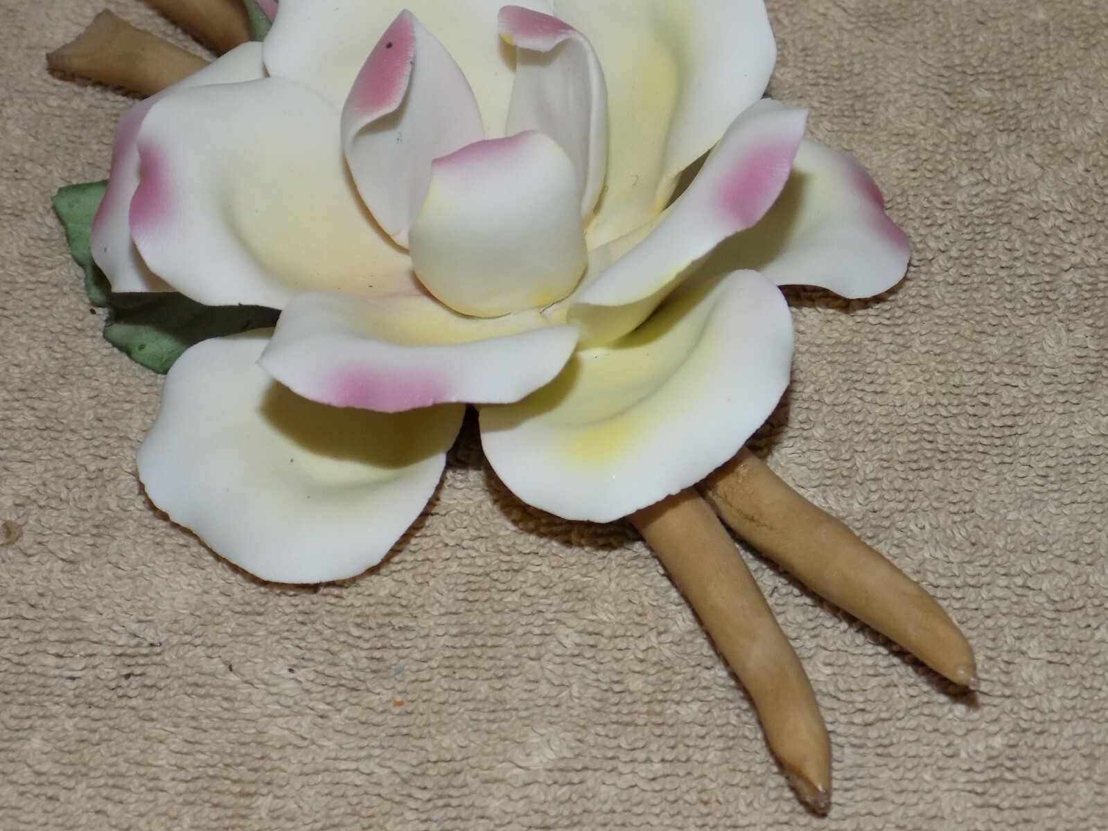 Capodimonte Porcelain Flower Made in Italy MAGNOLIA?