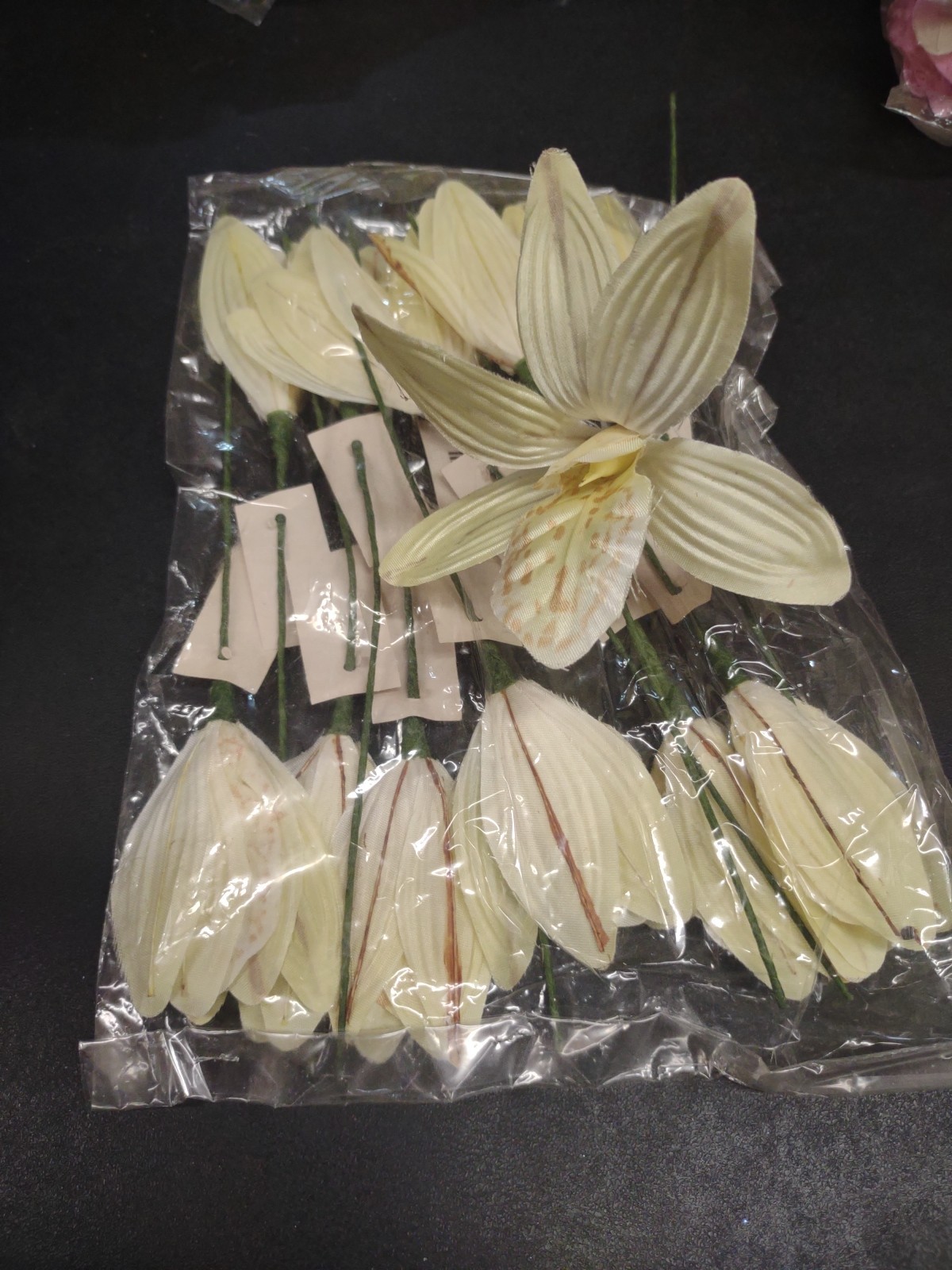 12 Stems 1970s Vintage Silk Orchids, 9″ Cymbidium Orchid Flower Pick Pale Yellow