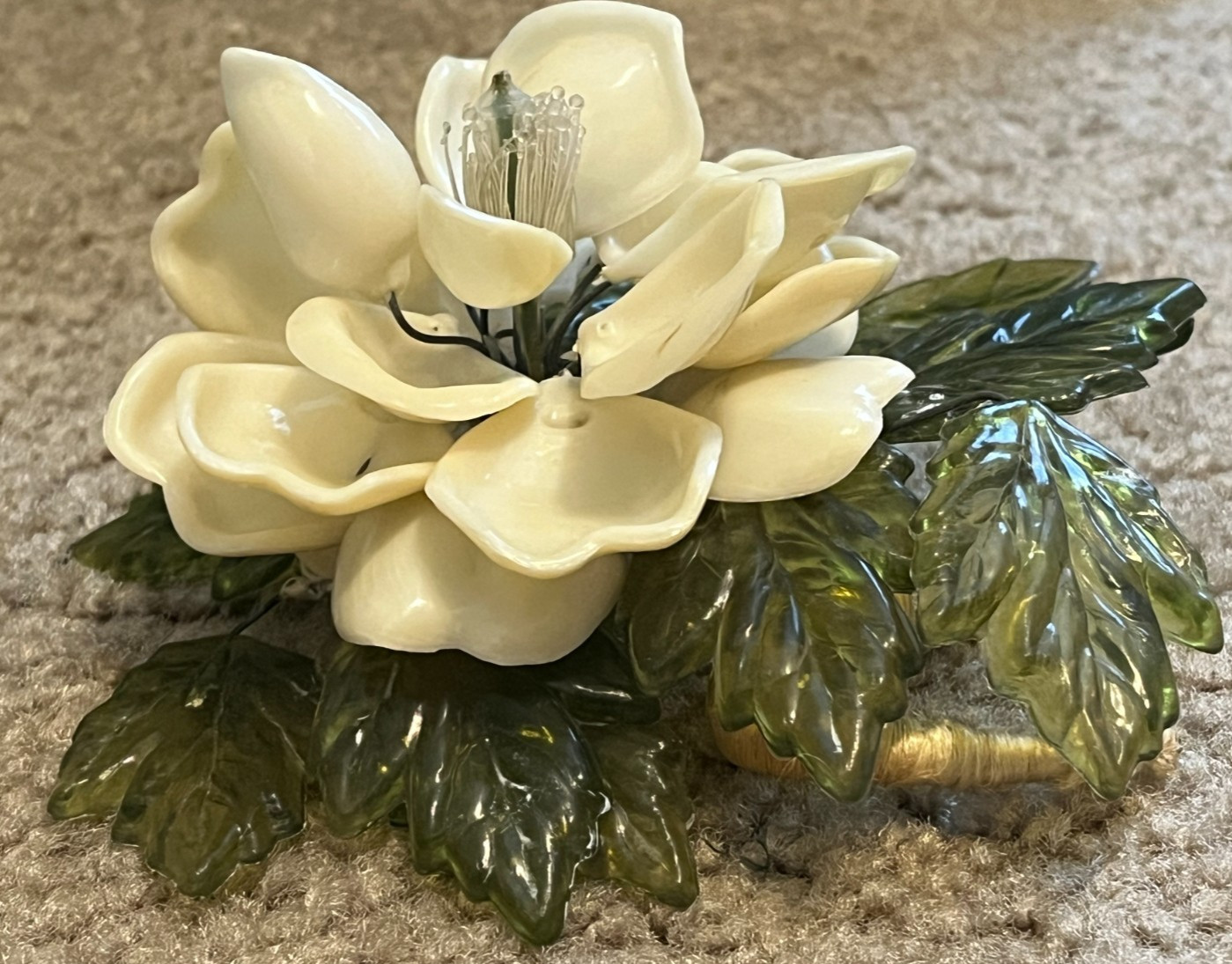 🌼VNTG 1960s LUCITE MAGNOLIA STEM • WHITE PETALS & GREEN LEAVES • WIRE‑WRAPPED