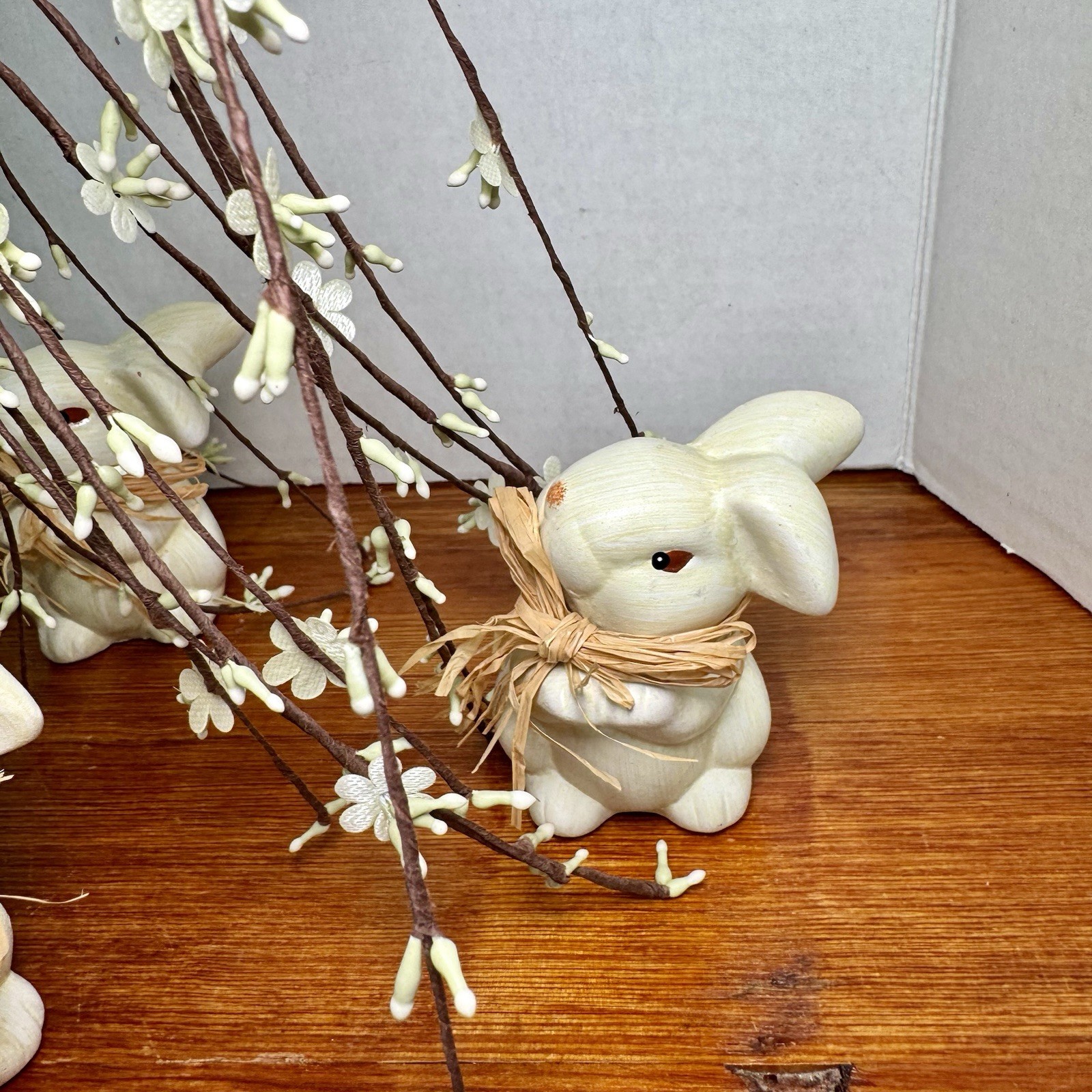 Primitive Spring Pip Berry Willow Tree Woven Flower Baskets 7 Bunnies Vignette