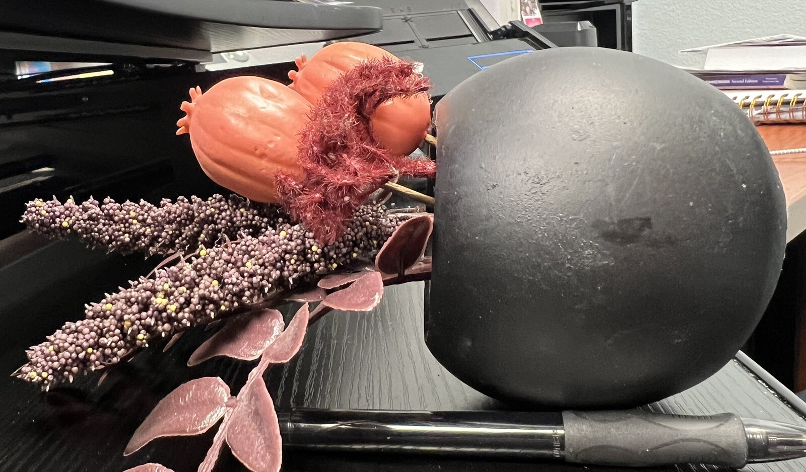 black vase with faux plants – A0181