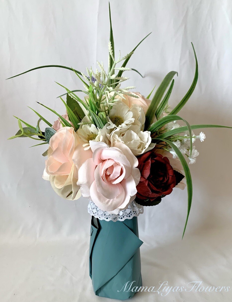 Highly simulated silk flower In Wrapped vase -total 18 Flowers- Seller