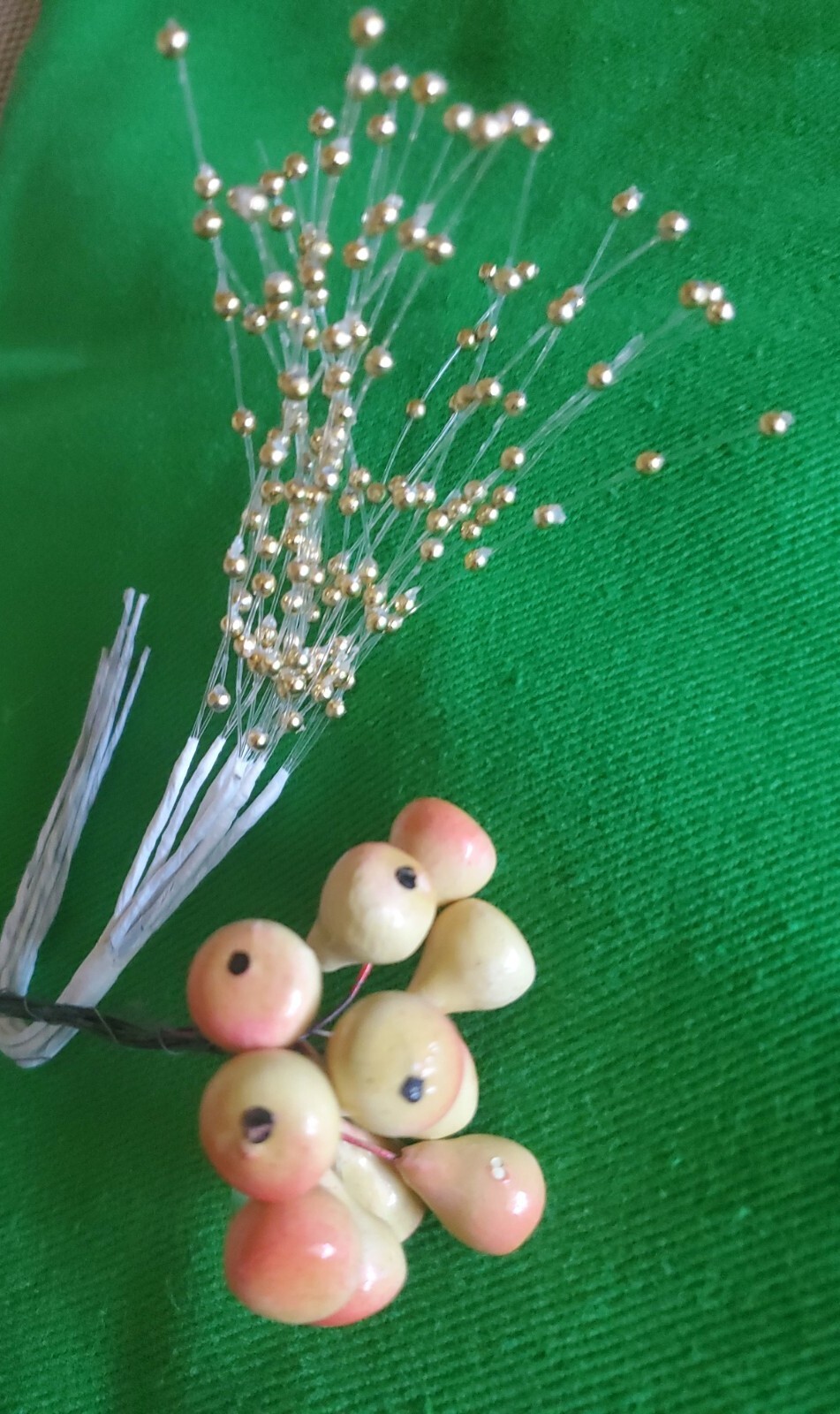 Vntg Artificial Glossy Foam Mini Pears Fruit 11 Count & Gold Spray Picks 8 Count