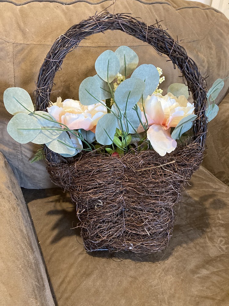 Silk flowers in dark basket for hanging on the door or the wall, 15″ x 11″