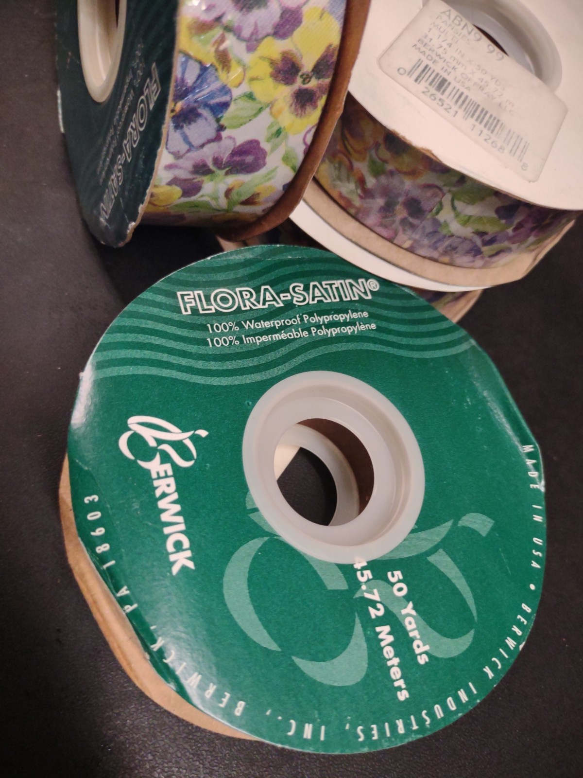 #9 Berwick Flora-Satin 50Yd Pansies, Waterproof Pansy Print Ribbon 1.25″