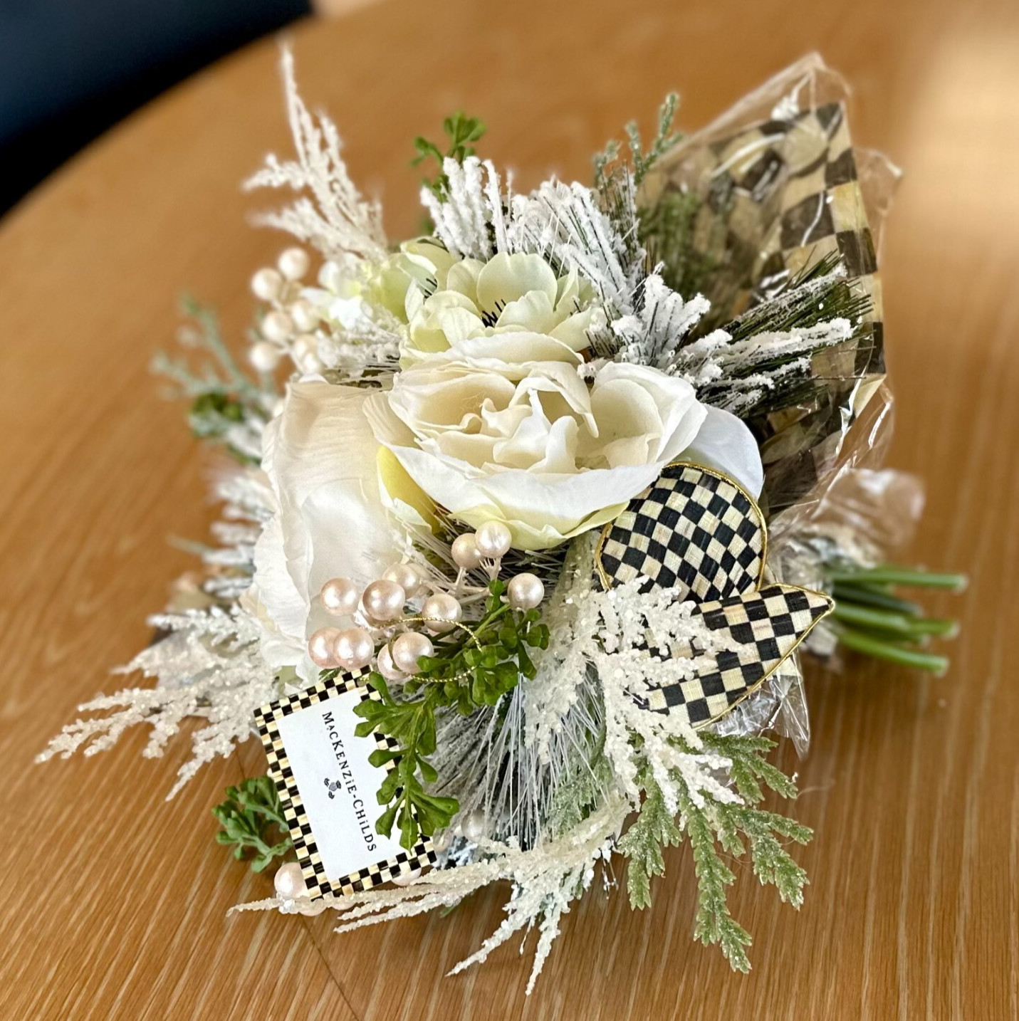 Lrg Winter White MacKenzie Childs Rose Bouquet Courtly Checks Cello Wrap w/ Tag
