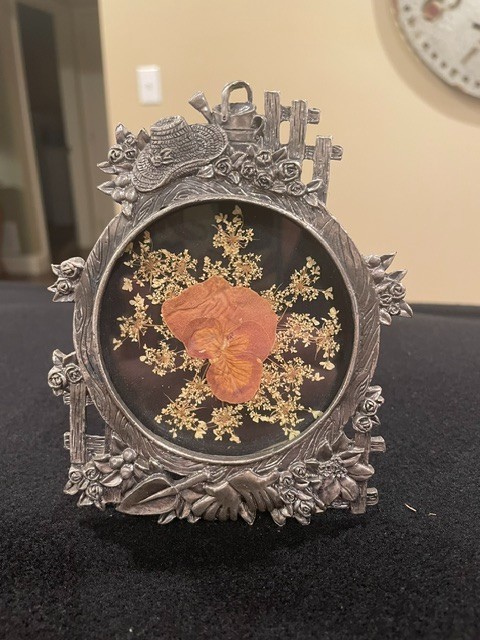 Dried Pressed Flower arrangement in a Beautful Silver Tone Frame Embossed 5X4″