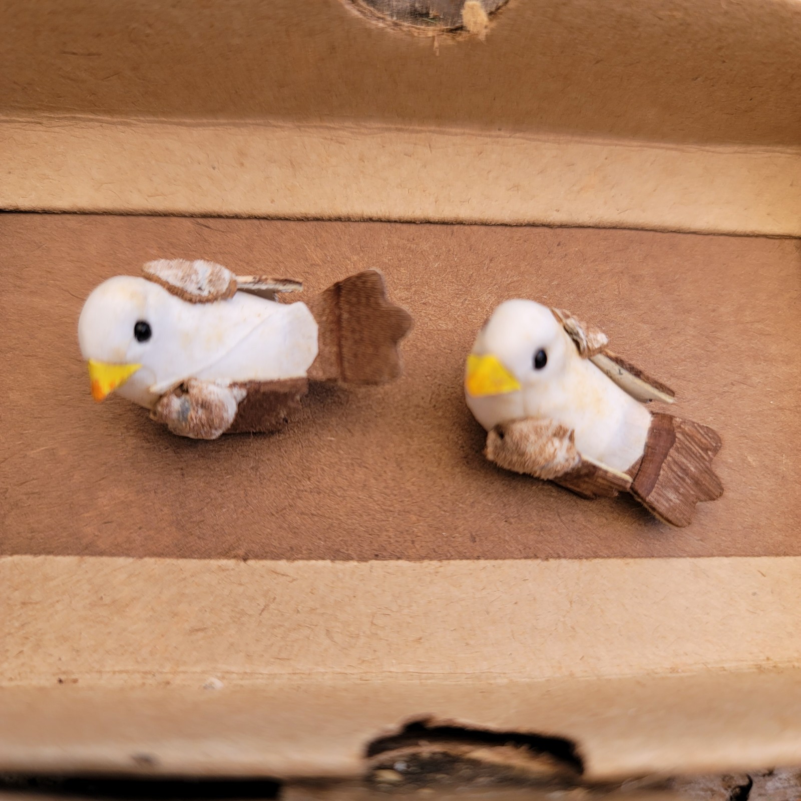 VNTG NOS Set of 12 Natural Bark Tail & Wing Artificial 1-7/8″ Mushroom Dove Bird