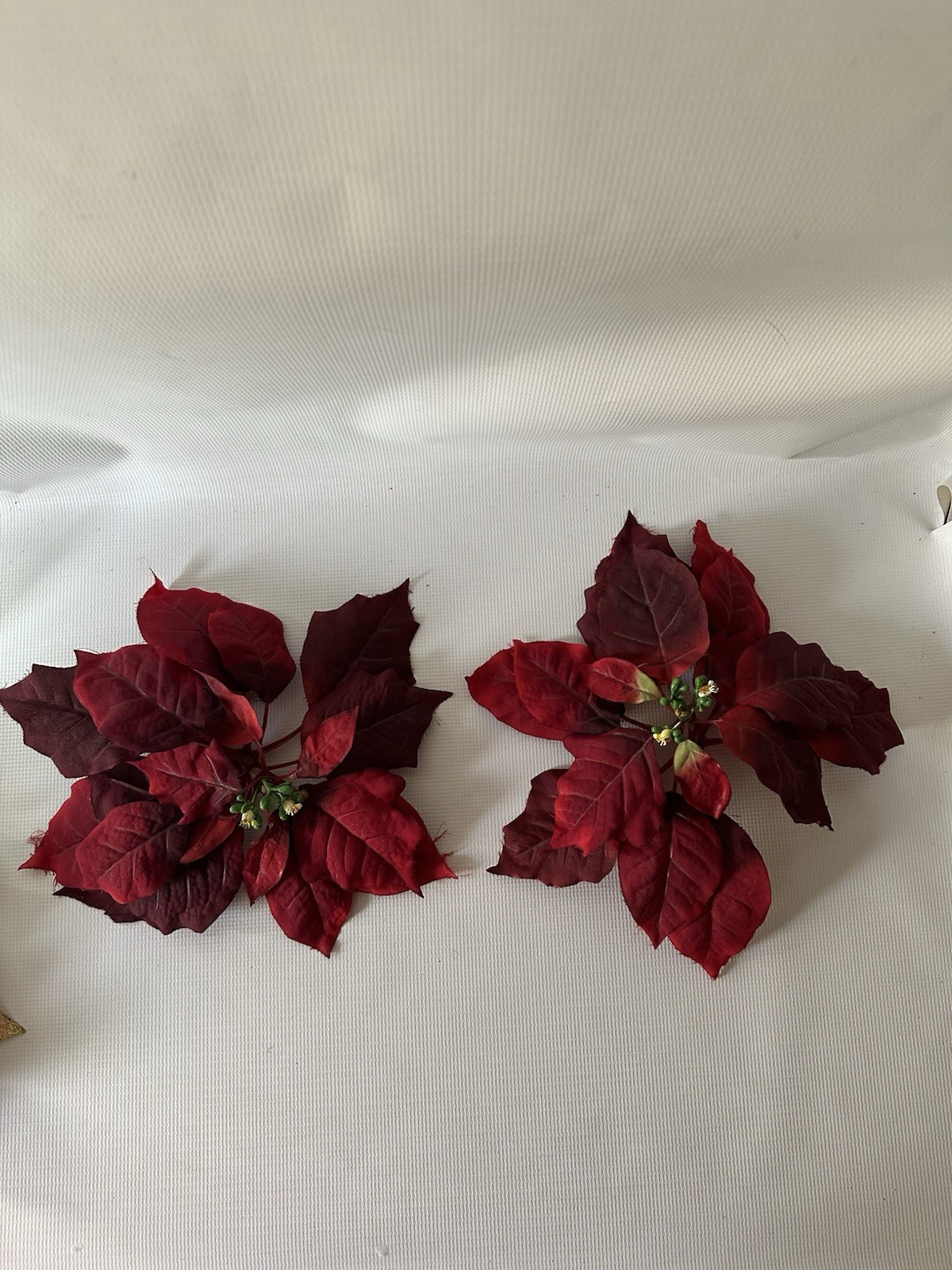 Lot Of 7 Red Gold Poinsettias No Stems 3/W Stems Decorations Vintage ￼