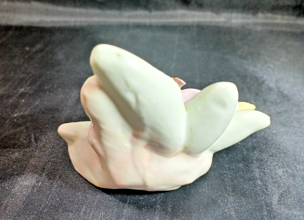 Vtg Celadon Green Pottery Leaf Base With Applied Porcelain Flower And Bee.