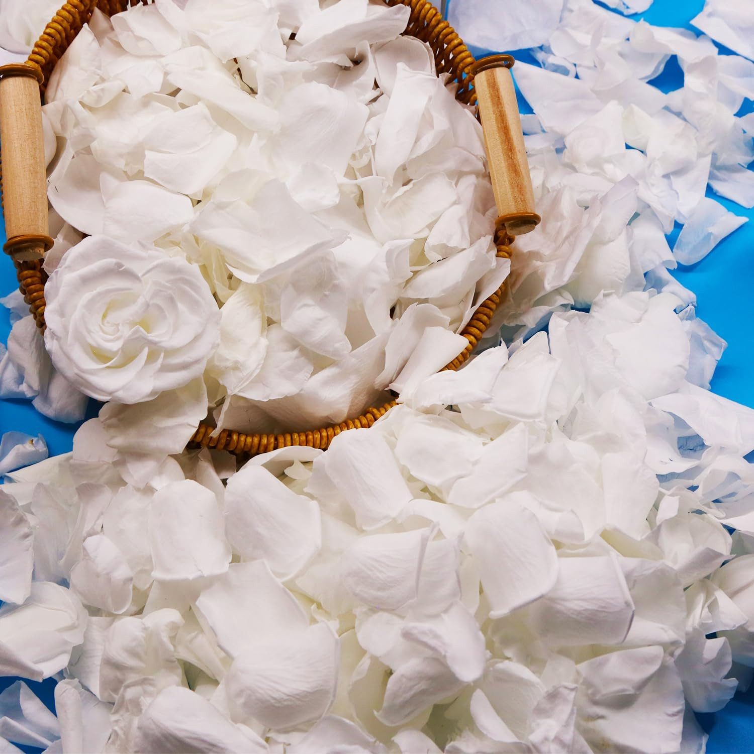 300Pcs Dried Real White Rose Petals, Freeze Preserved Flower Petals 2.8 Oz for G