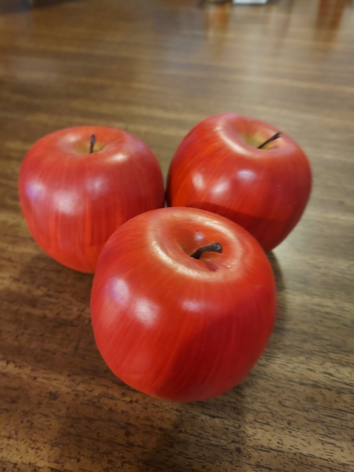 3pcs Artificial Red Delicious Apples Decors Lifelike Fake Red Delicious Apples