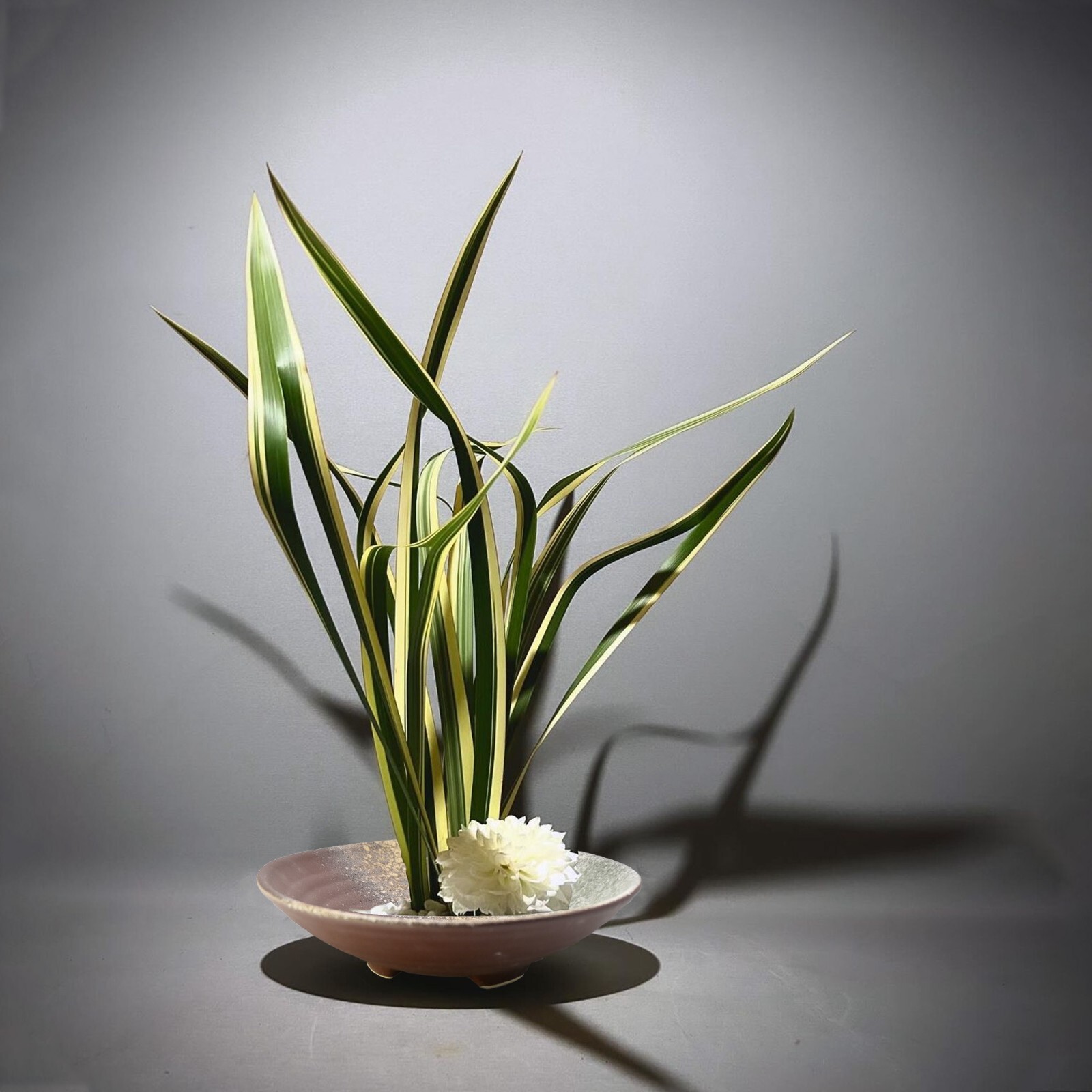 Colorful Kiln-Changing Low-footed Tripod Bowl, Japanese Ikebana Flower Arranger