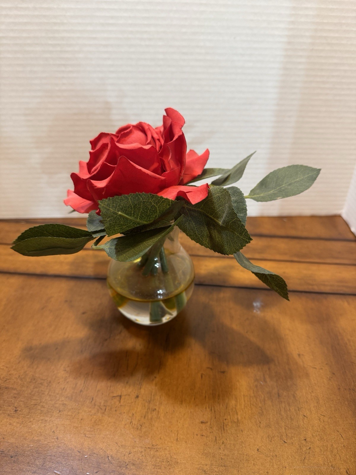 Artificial Silk Red Rose Flower in Clear Vase with Faux Water