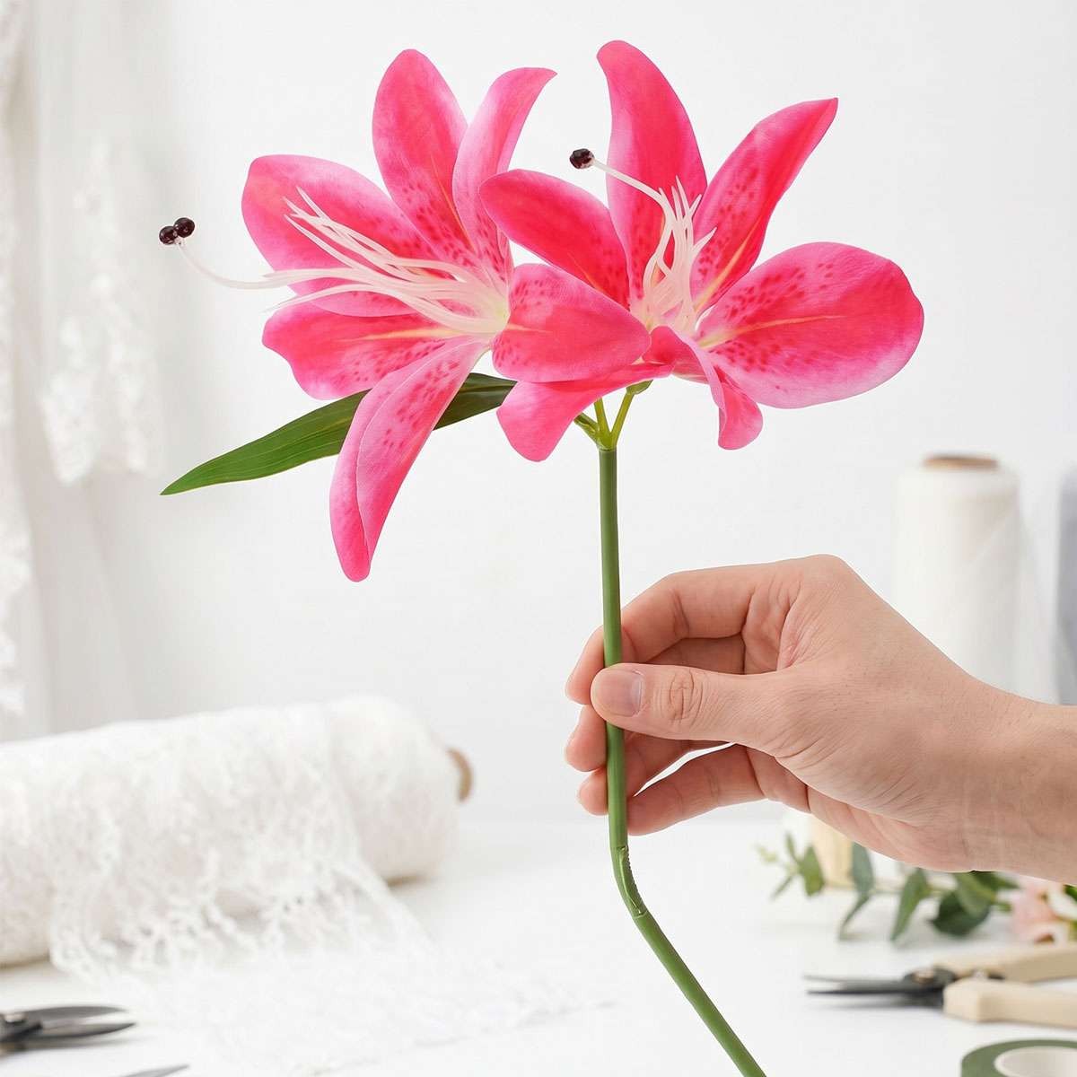 4pcs/set Artificial Lily Flowers with 8 Heads Fully Bloomed Lilies & 6 Buds
