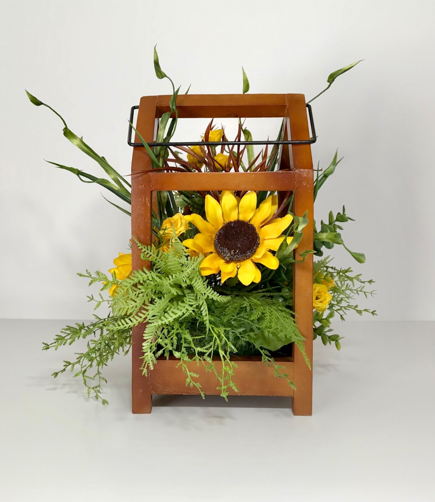 WOODEN FRAME LANTERN DECORATIVE SUNFLOWER FLORAL ARRANGEMENT CENTERPIECE GIFT