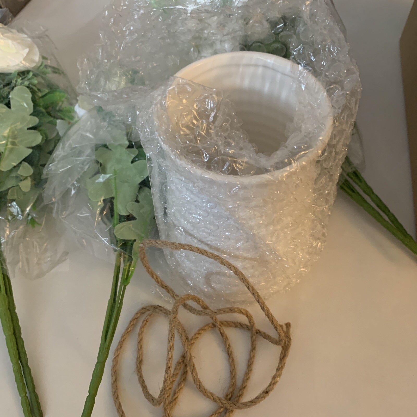 LADADA Artificial FlowersIn Vase Fake Roses Floral Arrangement Bouquets of White