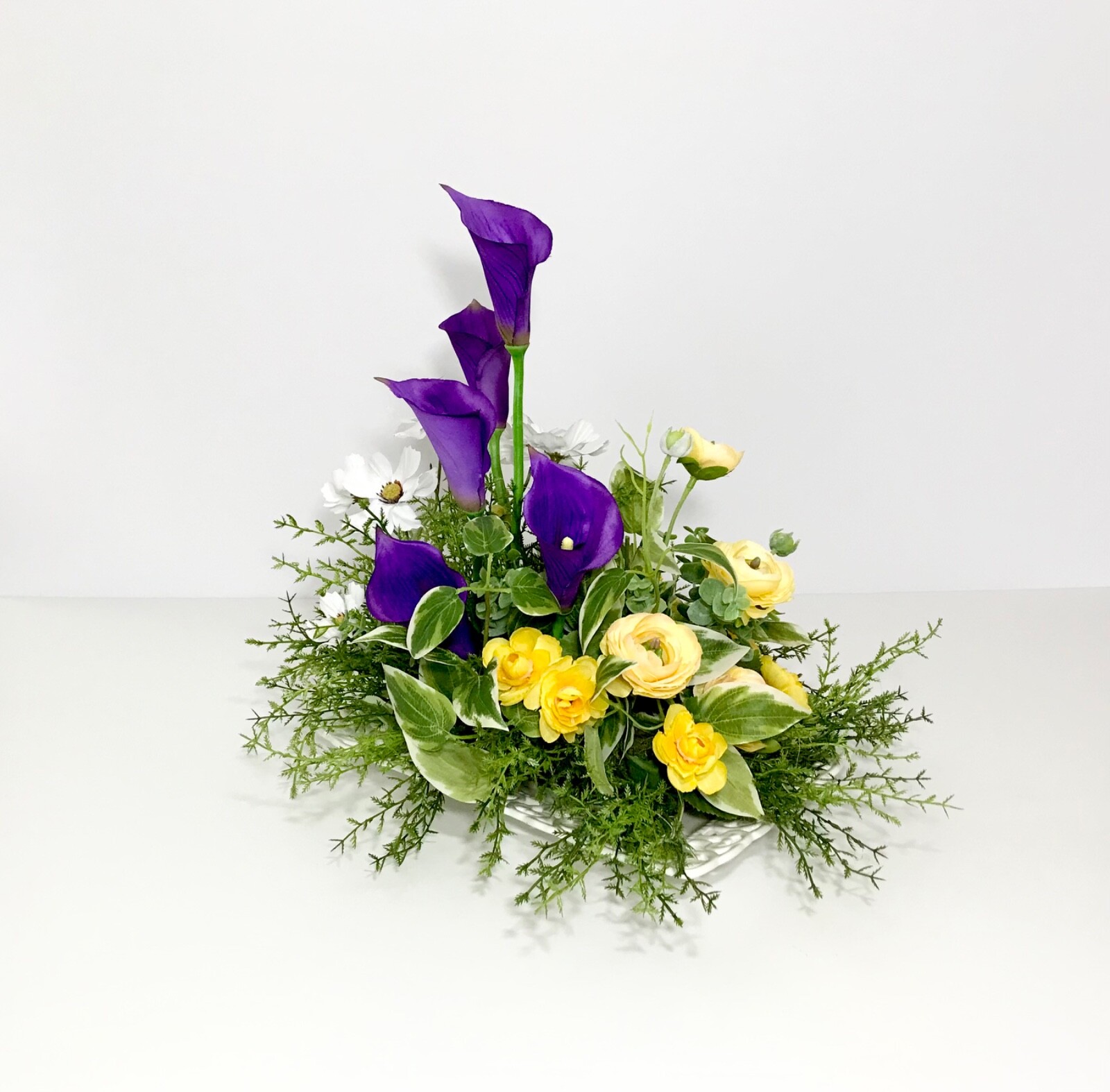 PURPLE CALLA LILIES WHITE YELLOW FLOWERS CENTERPIECE ARRANGEMENT DECORATION NEW