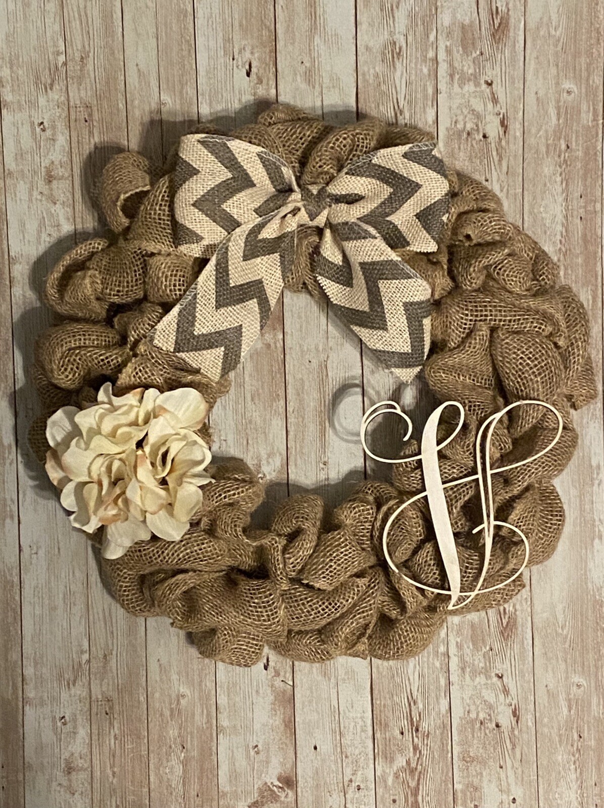 14″ CUSTOMIZABLE LETTER Handmade Monogram “V” Burlap Wreath with Chevron bow