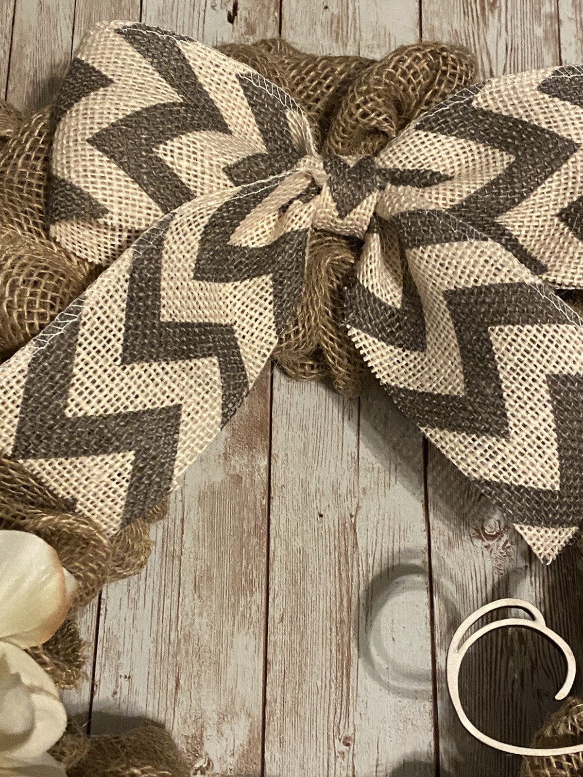 14″ CUSTOMIZABLE LETTER Handmade Monogram “V” Burlap Wreath with Chevron bow