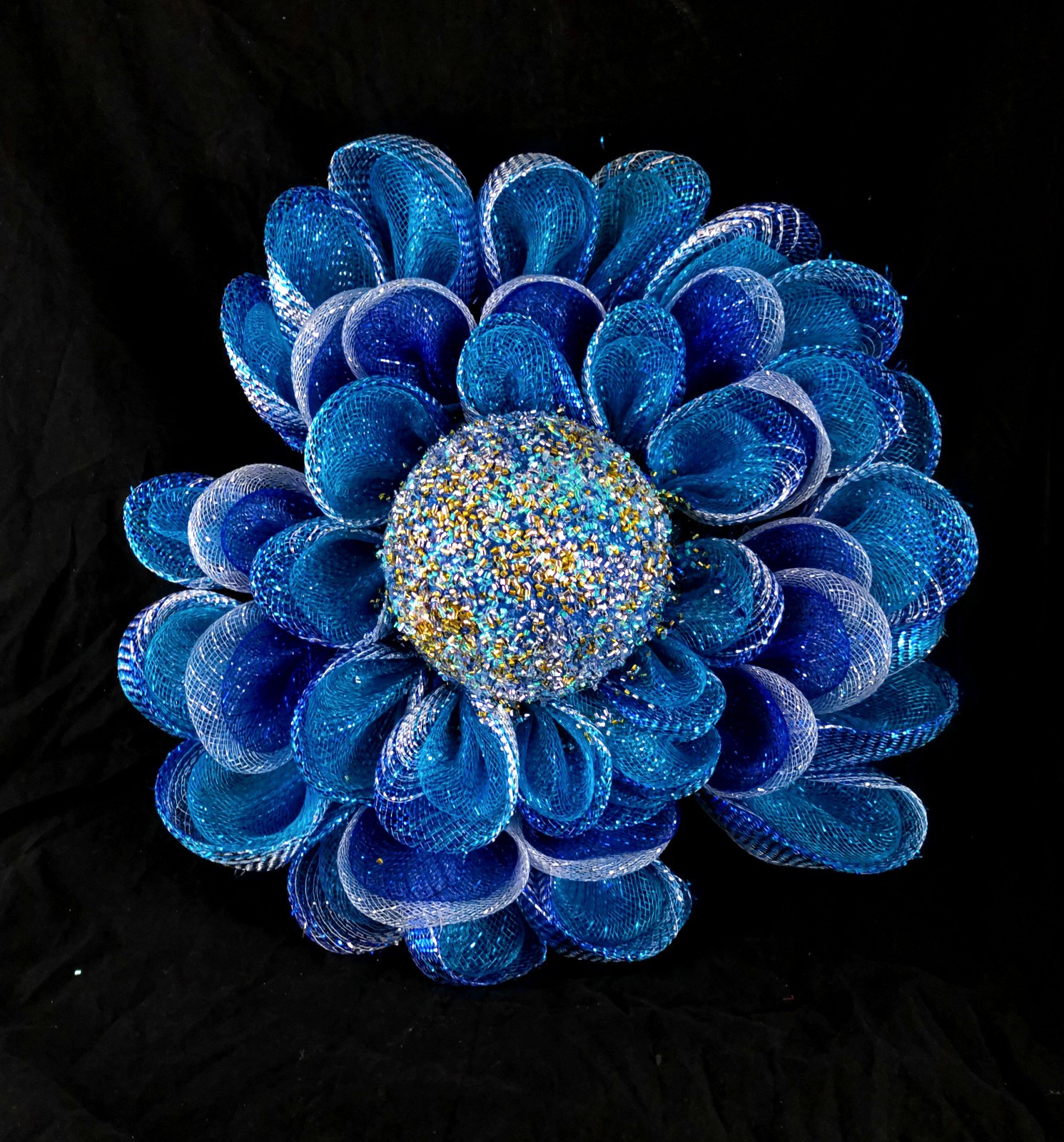 Beautiful Deco Mesh Turquioise Scalloped Flower Wreath