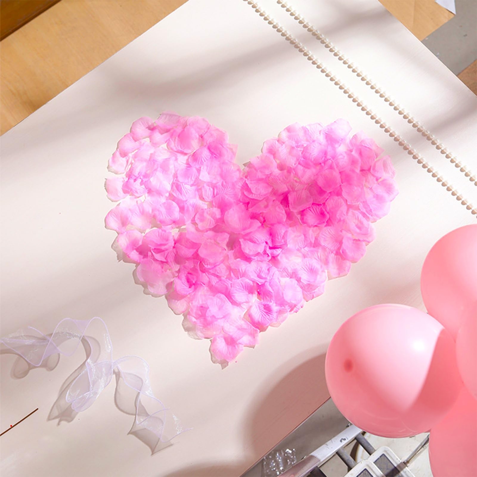 1000 Pcs Artificial Silk Red Rose Petals for Valentine’s Day Romantic Night
