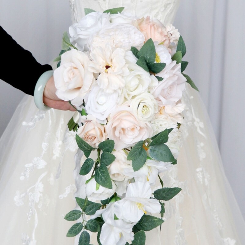 Handheld Artificial Rose Bridesmaids Bouquet for Birthday Anniversary Party